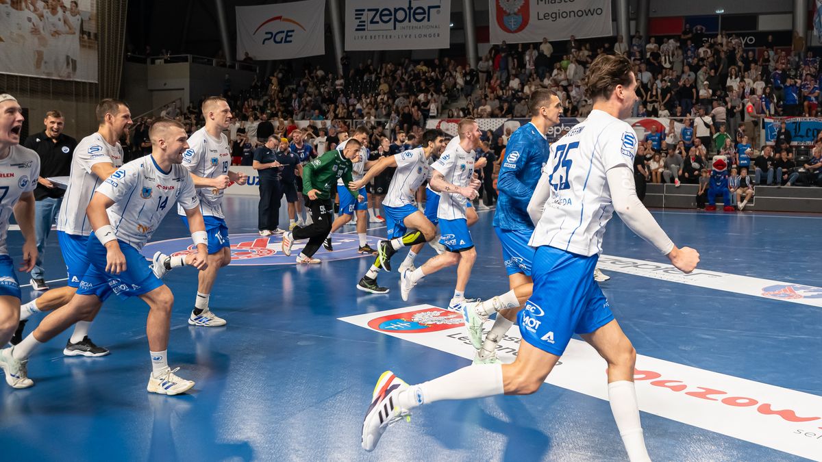 Materiały prasowe / Paweł Bejnarowicz / Handball Stal Mielec cieszy się ze zwycięstwa
