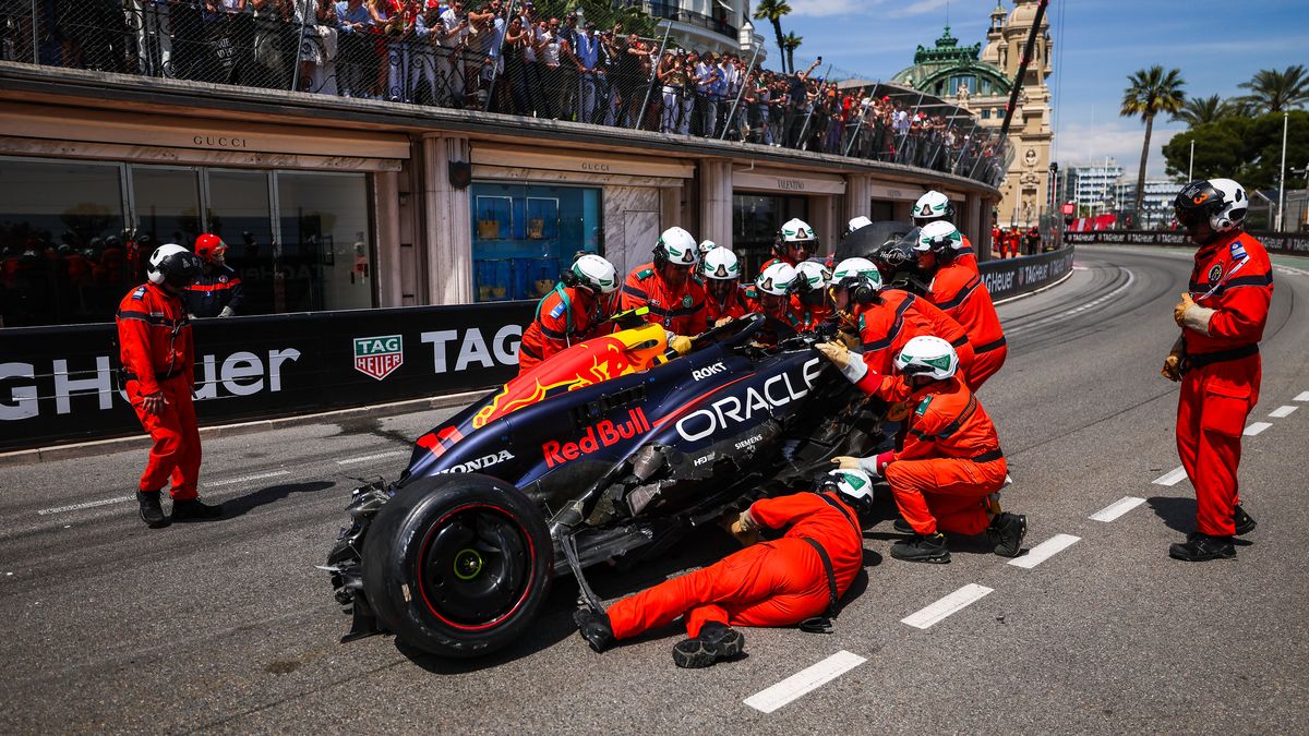 Zdjęcie okładkowe artykułu: Getty Images / Kym Illman / Na zdjęciu: bolid Sergio Pereza po wypadku