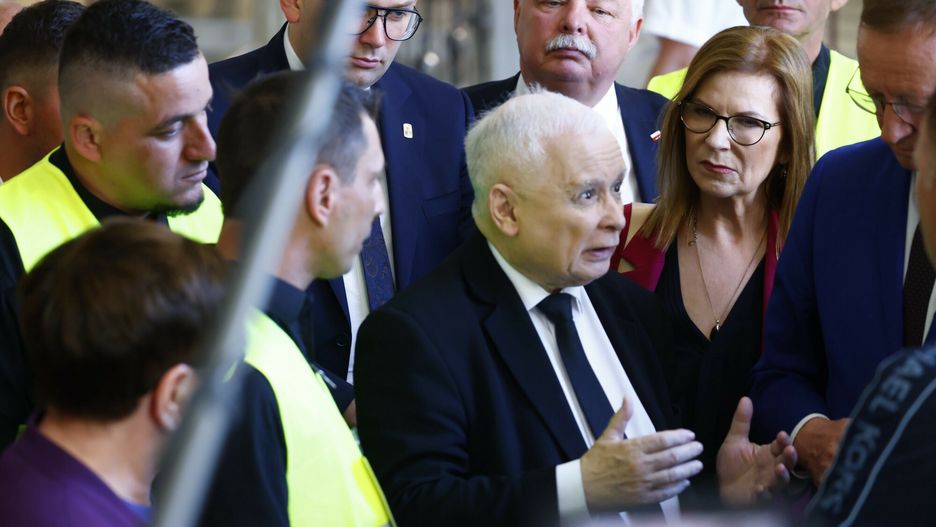Rolnicy okupuj? Sejm
09.05.2024 Warszawa Rolnicy okupuja Sejm Fot. Filip Naumienko/REPORTER
N/z: Jaroslaw Kaczynski, Malgorzata Gosiewska
Filip Naumienko/REPORTER