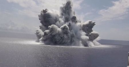 Eksplozje na oceanie. Potężne testy amerykańskiej marynarki