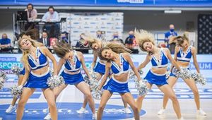 Cheerleaders Wrocław podczas drugiego dnia ćwierćfinałów Suzuki Pucharu Polski ]GALERIA]