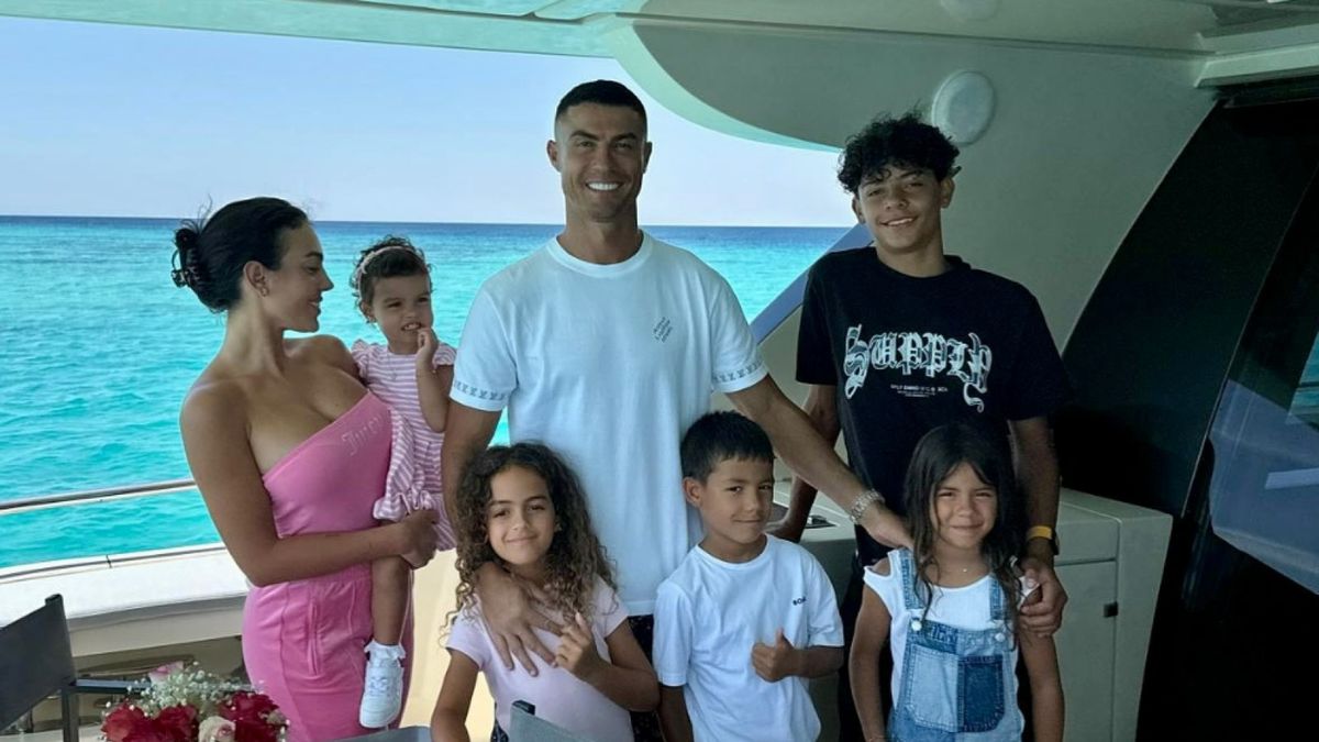 Zdjęcie okładkowe artykułu: Instagram / Na zdjęciu: Cristiano Ronaldo z rodziną