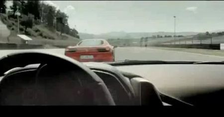 Ferrari 458 Italia - pojedynek[wideo]