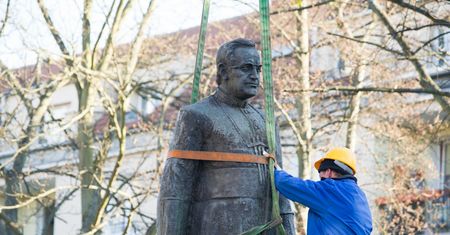 "By zmazać hańbę, trzeba zrzucić głaz" - mocne słowa muzyka o obaleniu pomnika Jankowskiego