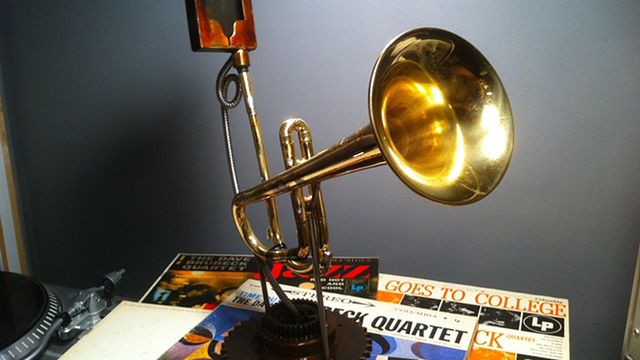 Co można zrobić ze starej trąbki i smartfona? [wideo] 1