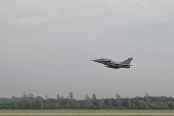 Już są nad Polską. Oto, z czym latają "dumy" mocarstwa UE