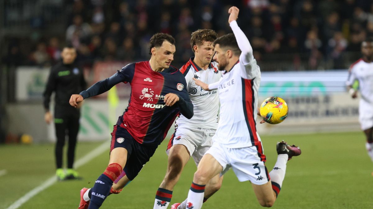 PAP/EPA / Fabio Murru / Mecz Serie A: Cagliari Calcio - Genoa CFC