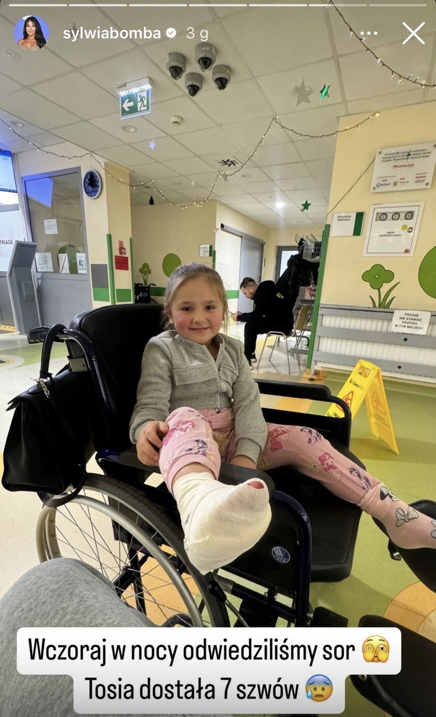 Sylwia Bomba relacjonuje wizytę córki w szpitalu