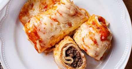 Naleśniki po bolońsku to pewniak na kolację. Każdy prosi o ten przepis