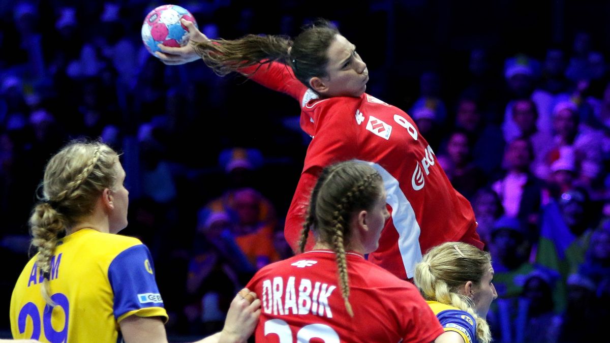 PAP/EPA / EDDY LEMAISTRE / Na zdjęciu: rzucająca Monika Kobylińska