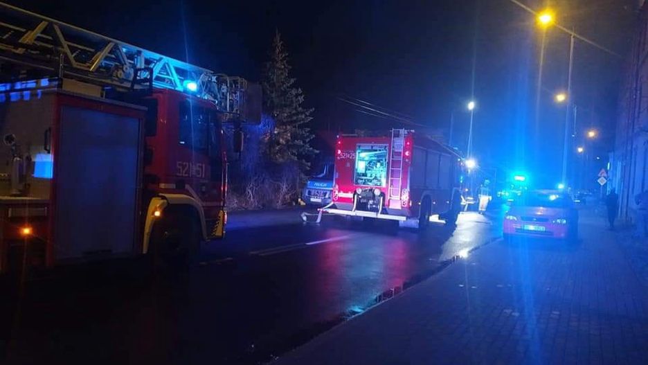 Mysłowice. W wyniku pożaru budynku mieszkalnego dwie osoby zostały ewakuowane, a jedna trafiła do szpitala.