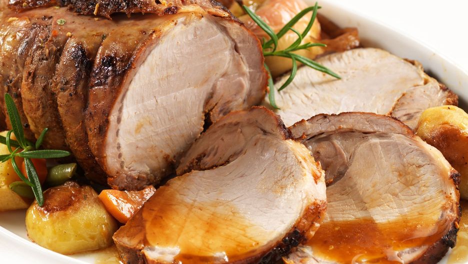 Schab pieczony z sosem borówkowo-chrzanowym