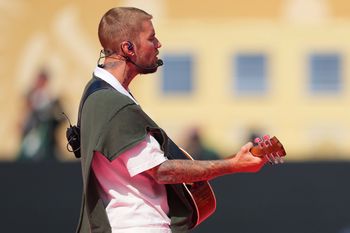 Największą gwiazdą finału został ten, którego już skreślono. Bieber z gitarą