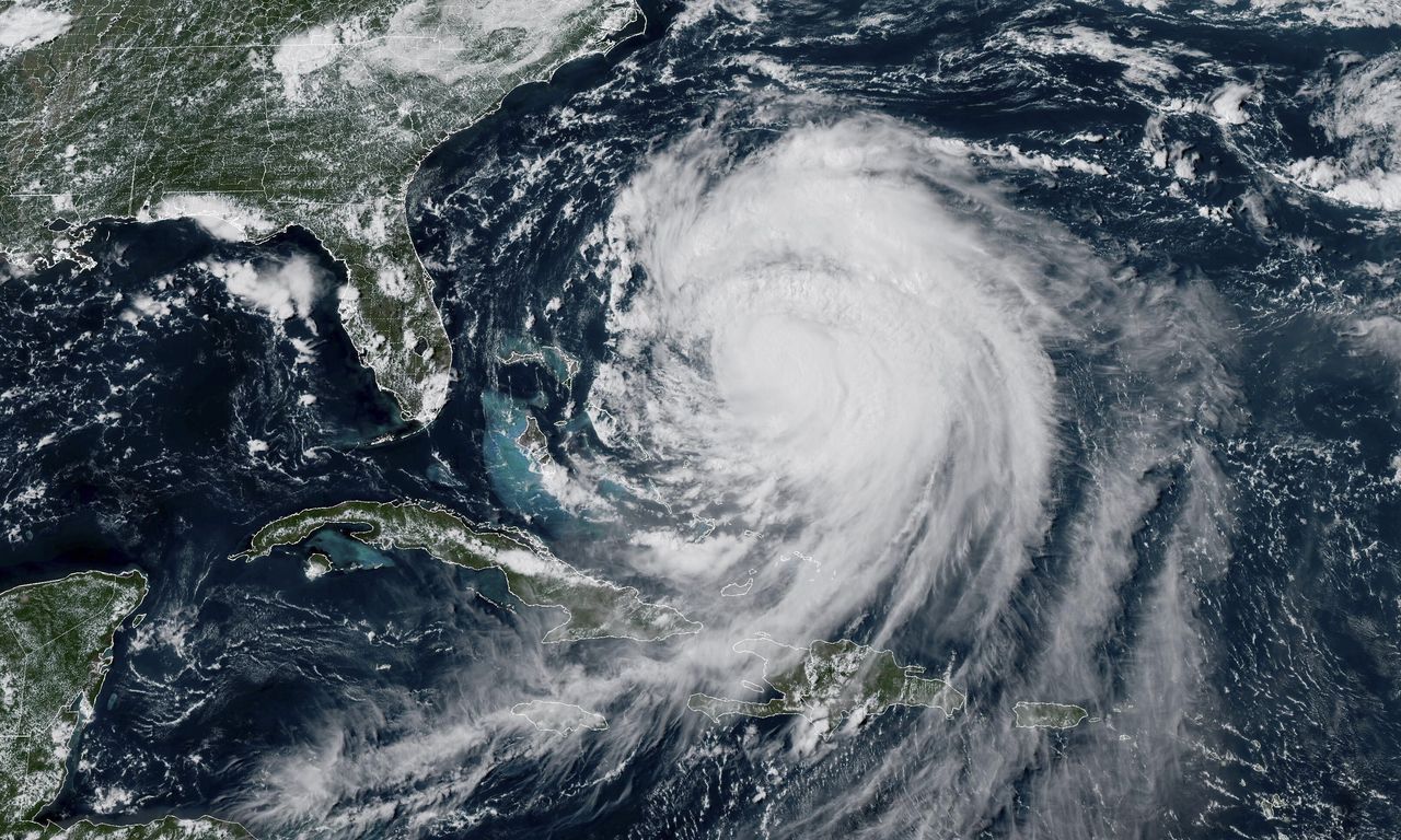 Huragan Erin zagraża Karolinie Północnej. Ewakuacje i ostrzeżenia