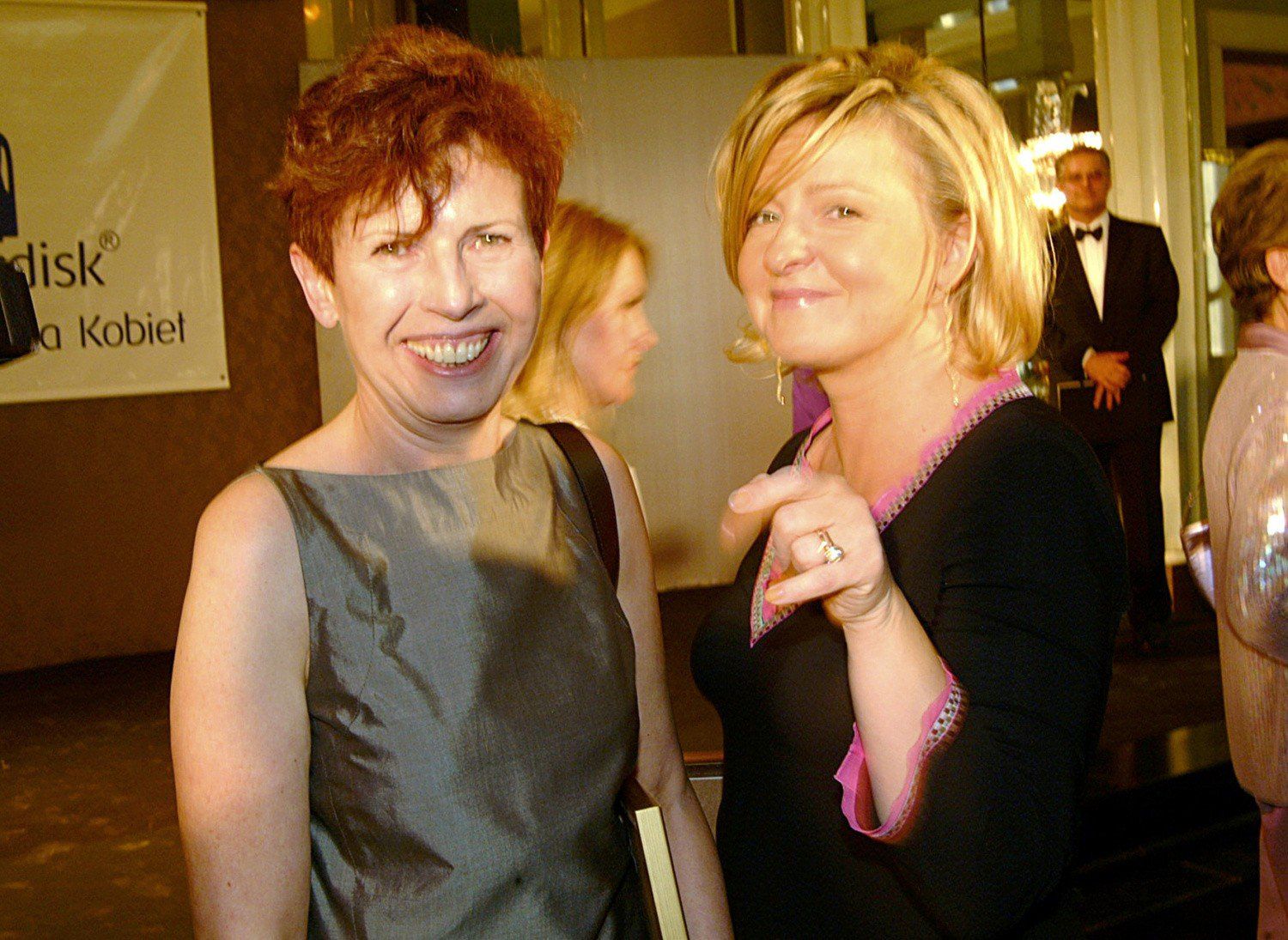 2002 rok (na zdjęciu z Magdą Gessler jest Wanda Rapaczyńska).W latach 80. prowadziła w Madrycie firmę cateringową, po czym zajęła się przygotowywaniem dań na przyjęciach dla hiszpańskich dygnitarzy i członków dworu królewskiego – jej kunszt kulinarny docenił m.in. król Juan Carlos I oraz ekspertka kulinarna Clara María de A’Mesua, dzięki której poprowadziła autorskie warsztaty w Królewskiej Hiszpańskiej Akademii Gastronomicznej.Więcej zdjęć i informacji ►►►