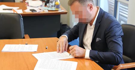 Łapówka miała być pożyczką. Rusza proces byłego burmistrza Włoch