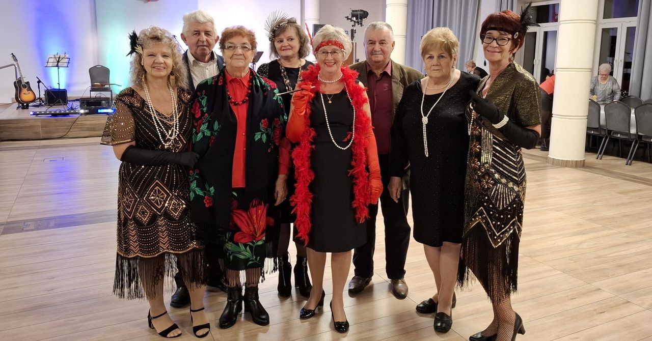 Starachowice: Andrzejki dla seniorek i seniorów. Magiczne lata 20.