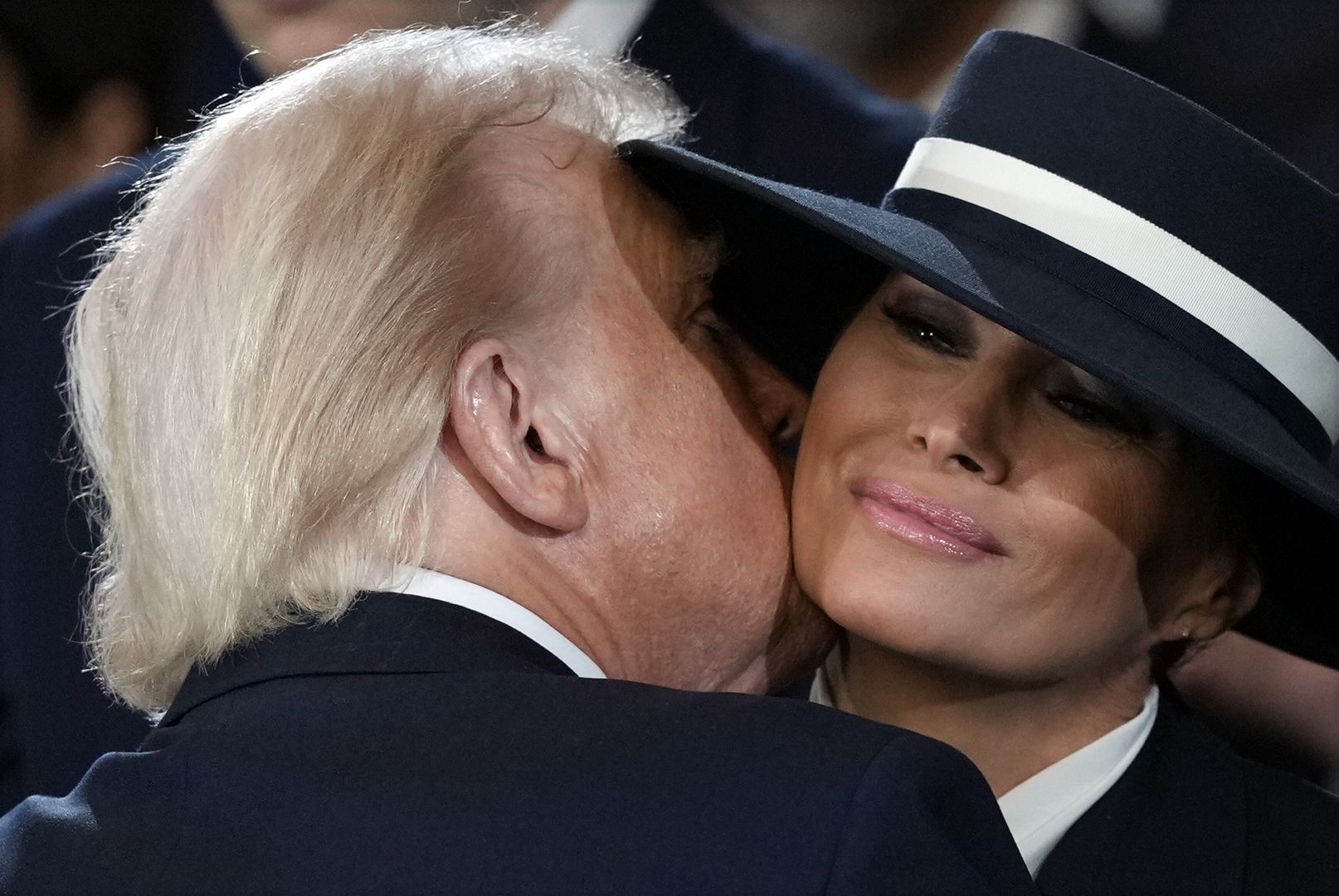 Ekspert od mowy ciała spojrzał na Melanię Trump. "Wyglądała na smutną"