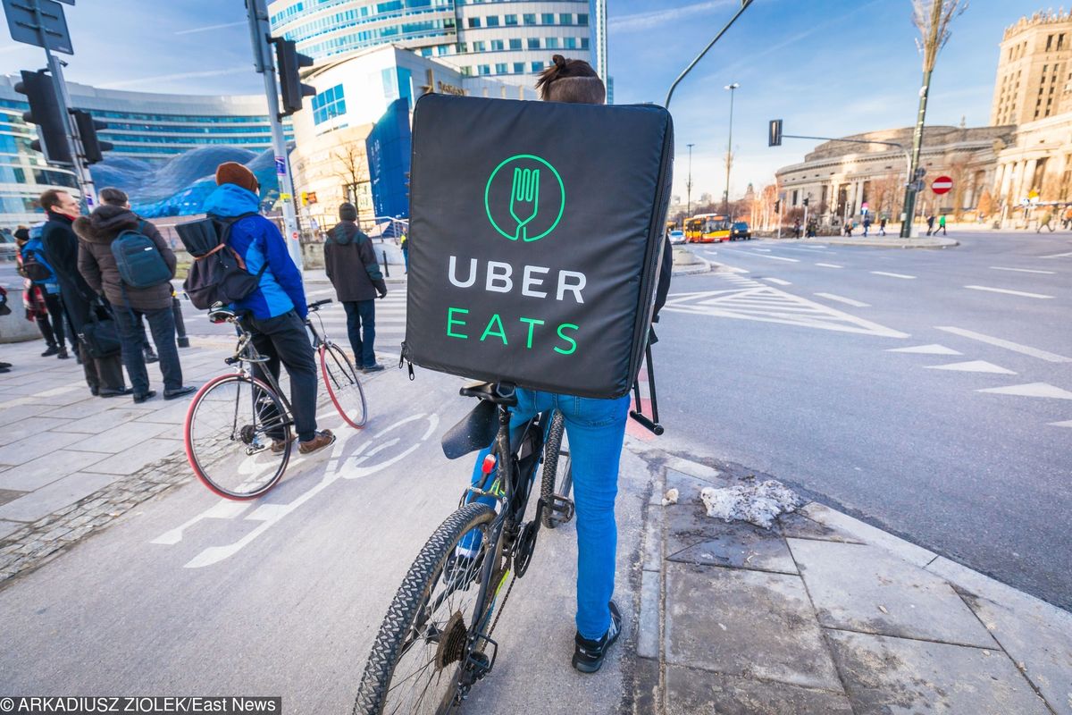 Trudna praca kuriera Uber Eats. Podobno opłaca się tylko zimą