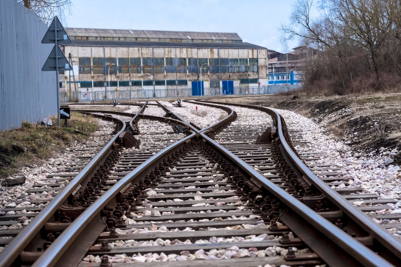 Łódź: Śmiertelne potrącenie przez pociąg obok dworca na Widzewie