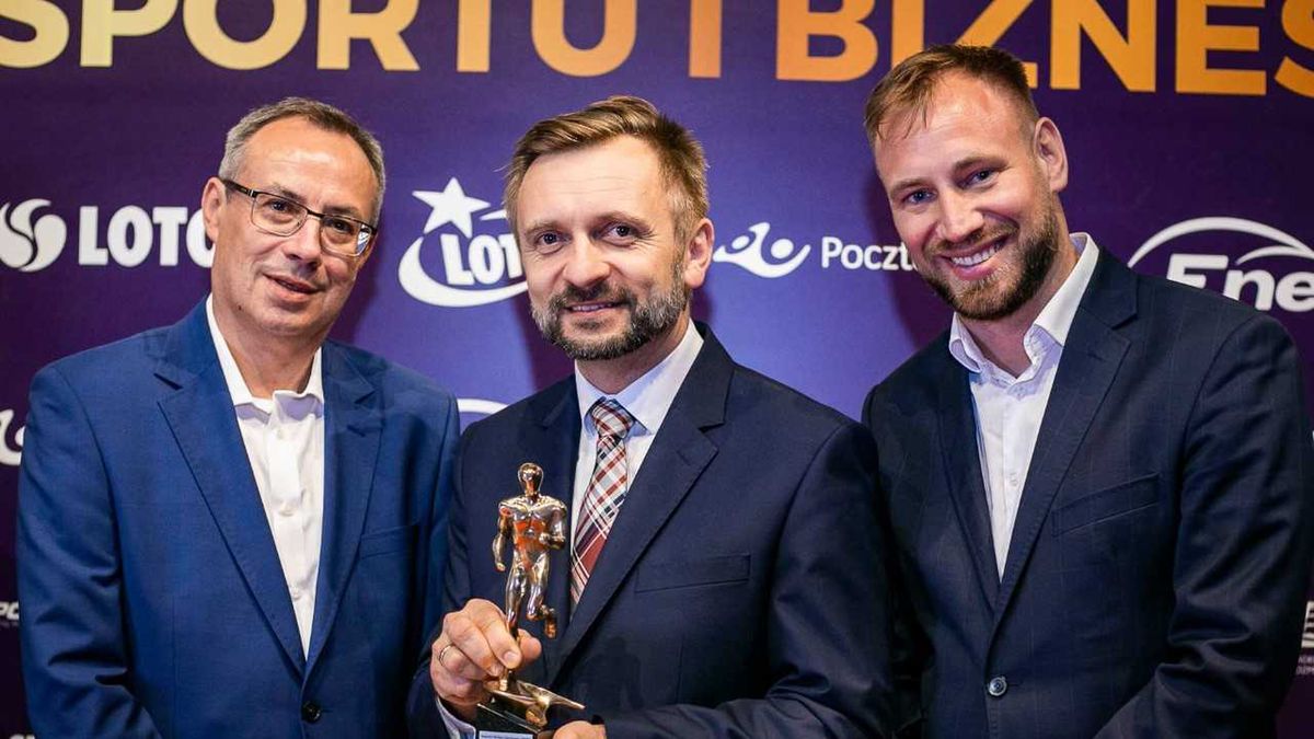 PGNiG Superliga z nagrodą Biznesu Sportowego (Marek Janicki z lewej)
