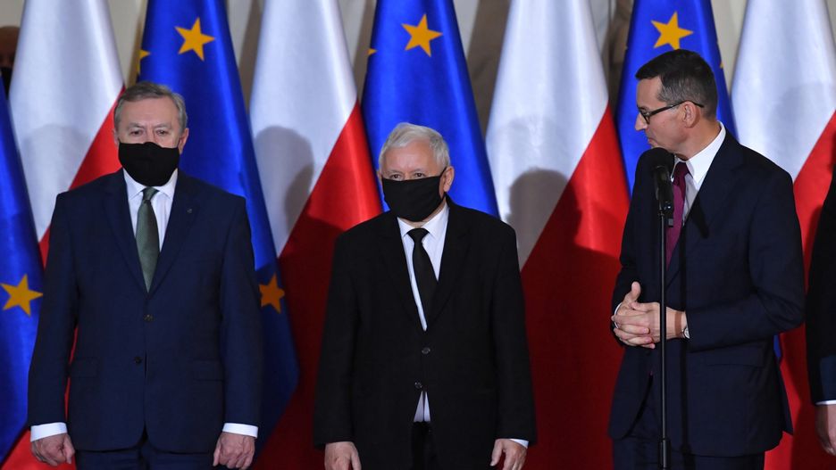Rekonstrukcja rządu. Kto zostaje, kto żegna się ze stanowskiem?