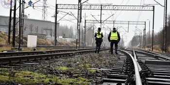 Szczecinek: Wzmożone patrole policji przy torach. Trwa operacja "TOR"