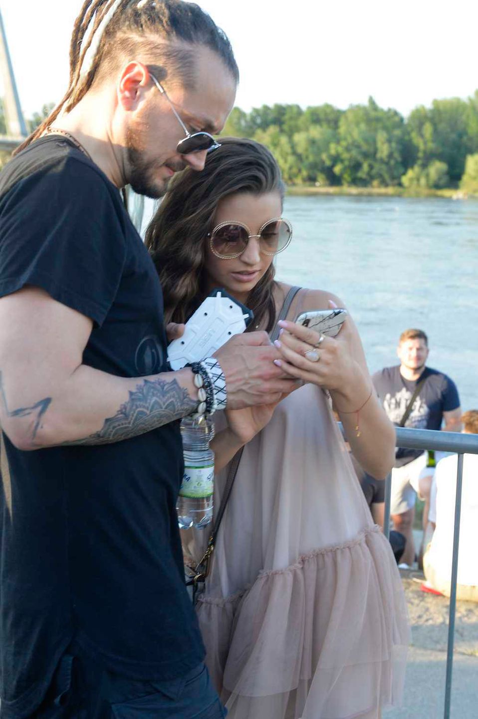Baron i Julia Wieniawa  na plażowym party