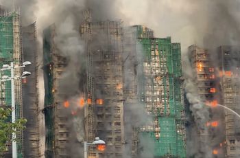 Pożar wieżowców w Hongkongu. Są ranni i zabici