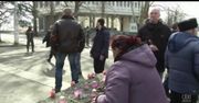 Niezidentyfikowani żołnierze pilnują budynków krymskiego parlamentu