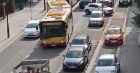 Nie chcieli dłużej czekać. Zobaczcie jak kierowcy ominęli korek