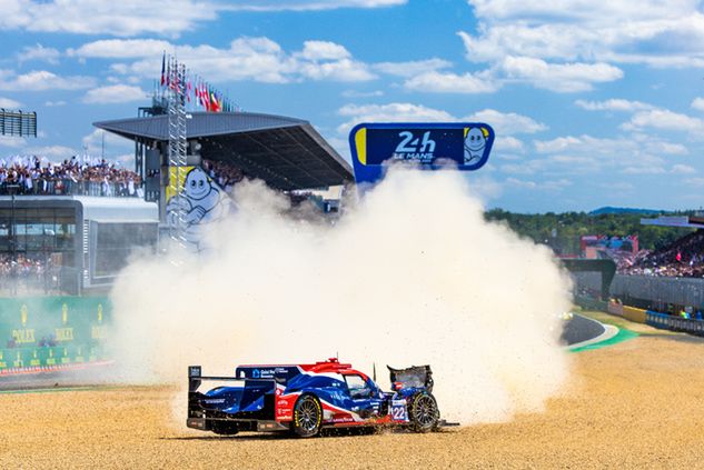 Wypadek zaraz po starcie 24h Le Mans