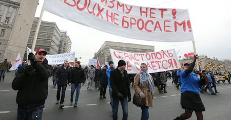 Interwencja Rosji na Ukrainie. Przeciwnicy i zwolennicy protestowali w Moskwie