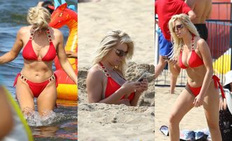 Karolina Pajączkowska szaleje na plaży w czerwonym bikini. Wam też przypomina Pamelę Anderson w "Słonecznym patrolu"? (ZDJĘCIA)