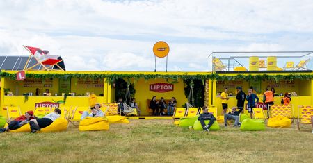 Lipton zmienia festiwalowe rytuały