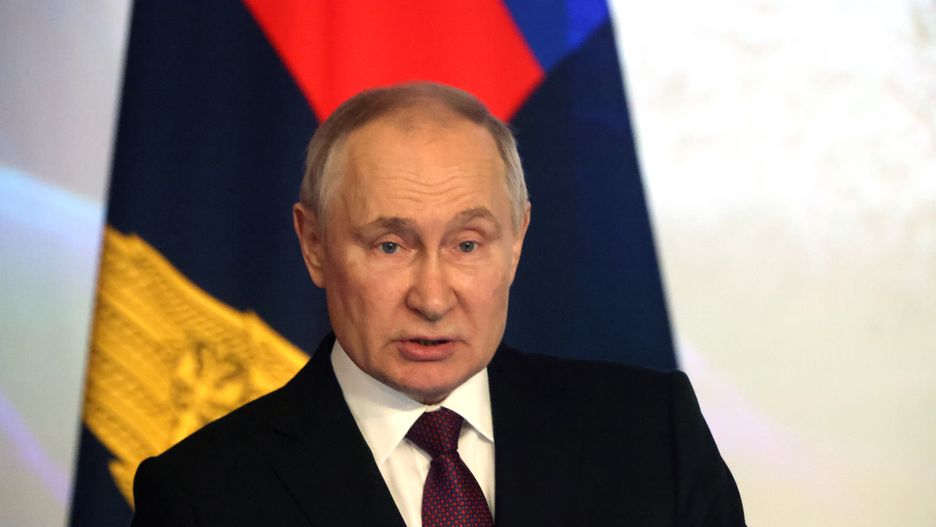 Rosyjski dyktator Władimir Putin musi odczuwać niepokój o swoje życie. Świat nie życzy mu dobrze