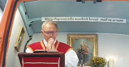 Ksiądz się obraził. Nie chciał odprawić mszy