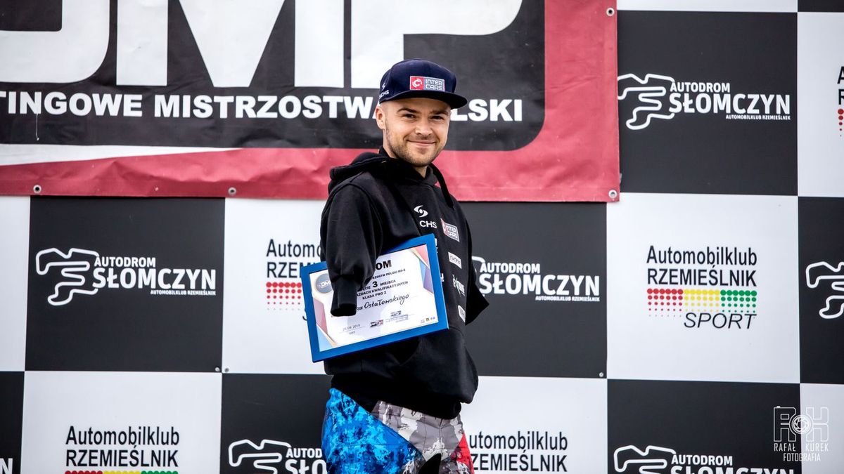 Bartosz Ostałowski z dyplomem za trzecie miejsce w Driftingowych Mistrzostwach Polski 2019