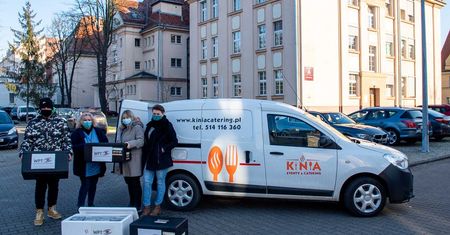 Koronawirus. Już 10 tys. posiłków trafiło do wrocławskich medyków. Na tym nie koniec