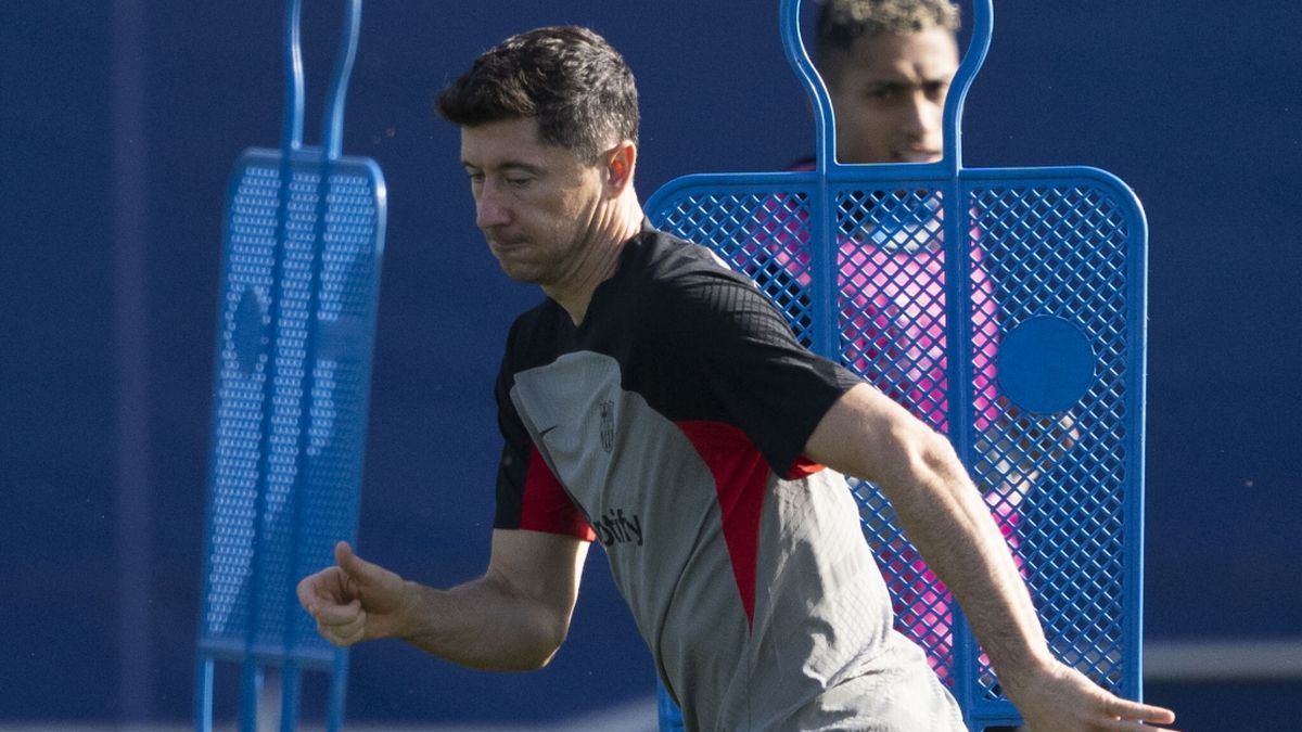 PAP/EPA / Alejandro Garcia / Na zdjęciu: Robert Lewandowski