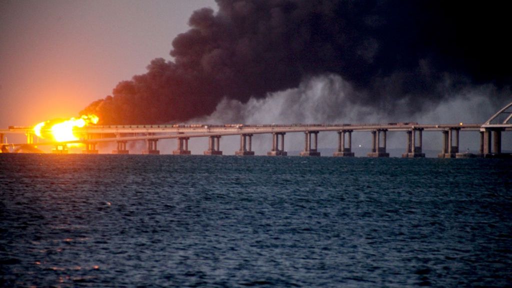 Miliony dolarów nie pomogły w ochronie mostu łączącego Krym z Rosją