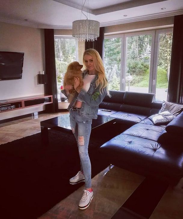 Angelina Konkol z Misiem