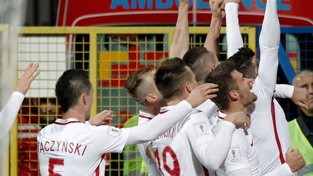 Zdjęcie okładkowe artykułu: Reuters / STEVO VASILJEVIC / Na zdjęciu: piłkarze reprezentacji Polski