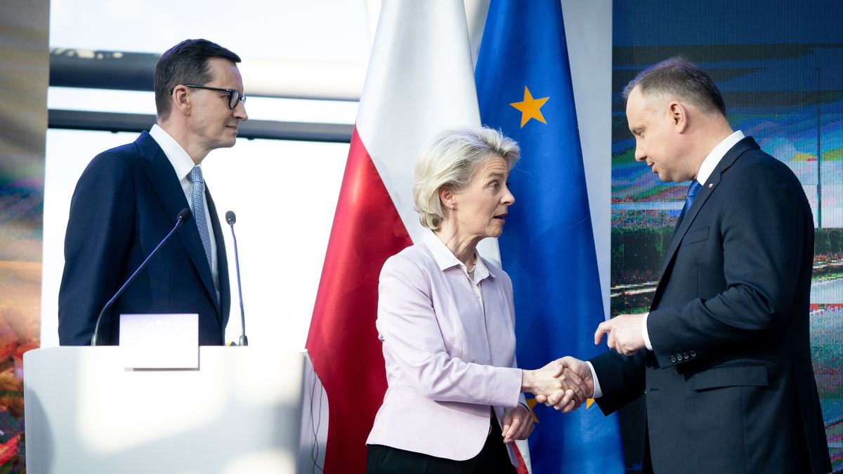 Polish Politics And More (archives 2016-2022)
European Commission President Ursula von der Leyen, Polish President Andrzej Duda and Polish Prime Minister Mateusz Morawiecki after a joint news conference at PSE (Polish Power Grids) headquarters in Konstancin-Jeziorna, Poland on June 2, 2022 (Photo by Mateusz Wlodarczyk/NurPhoto via Getty Images)
NurPhoto
ec, ke, kpo, komisja europejska, konstancin-jeziorna, krajowy plan odbudowy, national reconstruction plan, pse, pse s.a., polish, polish power grids, polska, polski, polskie sieci elektroenergetyczne, president of the european commission, przewodniczaca komisji europejskiej, tso, transmission system operator, briefing, during the, electricity transmission system operator, energetic safety, energetics, energetyka, eu, konferencja prasowa, media, politicians, power engineering, power industry, premier, premiera, prezydent, prezydenta