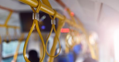 Atak zboczeńca w autobusie. To 53-latek zrobił uczennicy