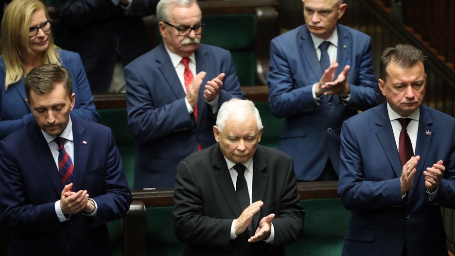 Najnowszy sondaż pokazuje, że siła Zjednoczonej Prawicy nie słabnie