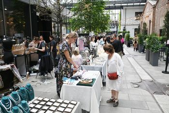 Warszawa: Vintage Town w Fabryce Norblina. Centrum zmieniło się w raj dla fanów stylu retro