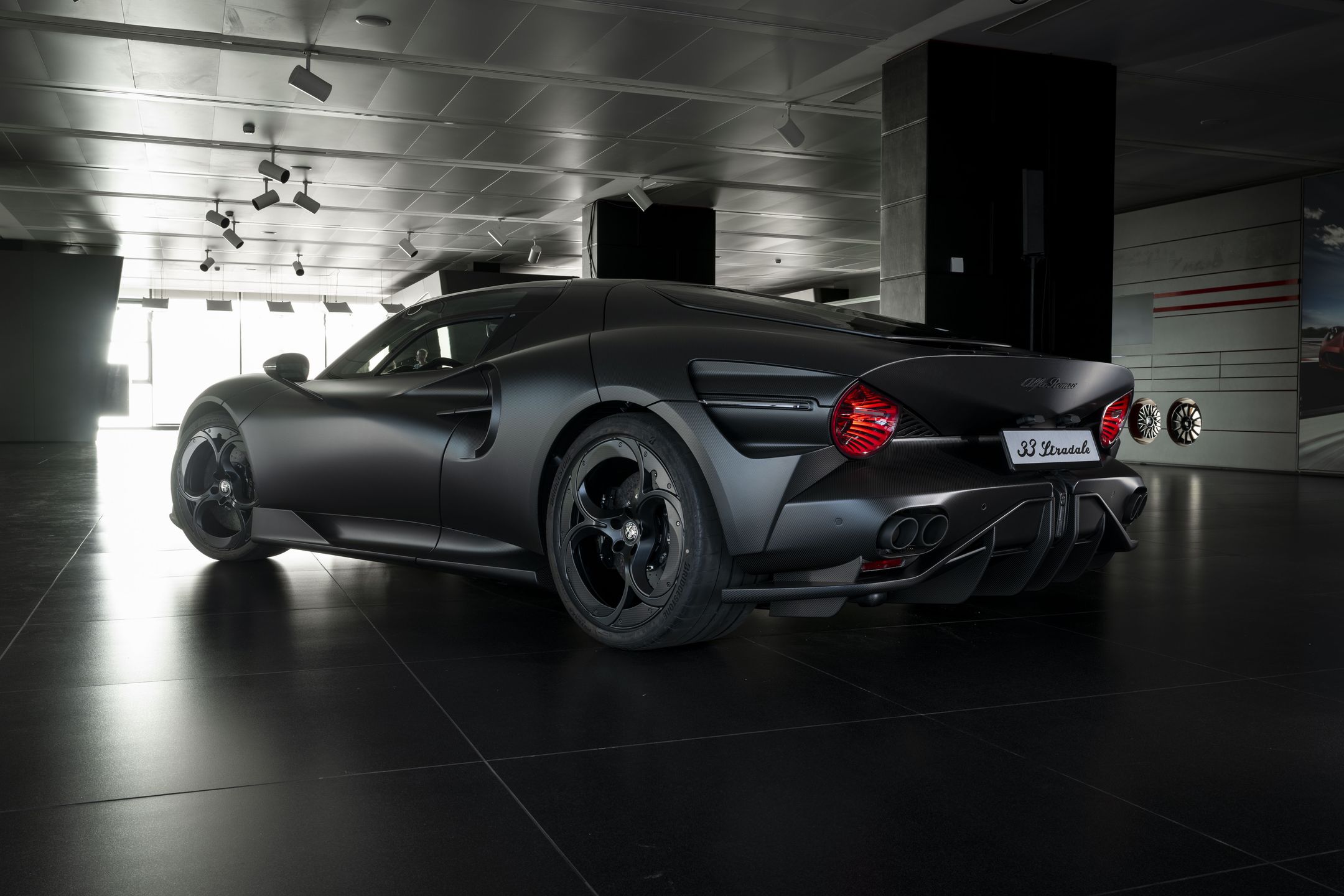 Alfa Romeo 33 Stradale Perla Nera