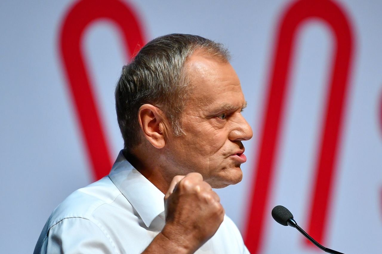 Tusk zwrócił się do mediów rządowych. "Niech wreszcie podadzą informacje"