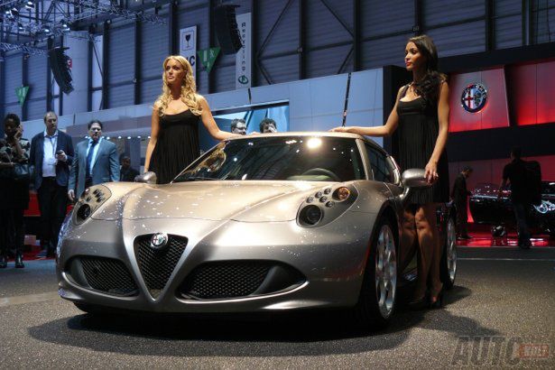 Alfa Romeo 4C oficjalnie - strzeż się, Porsche! [Genewa 2013]